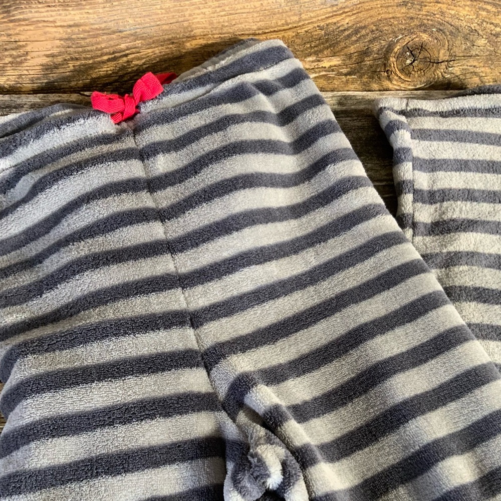 Lounging Pants ⭐️New⭐️ great add on .comfy fluffy size 2XL Grey Stripe Velour